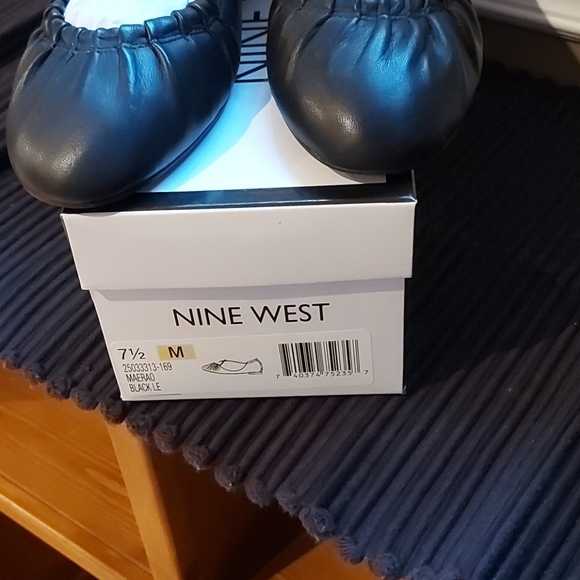 Shoes - Picture 4 of 4